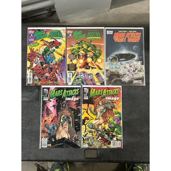 Mars Attacks The Savage Dragon, First Born, Image (1996 - 2014 Topps, Image, IDW - Picture 1 of 6